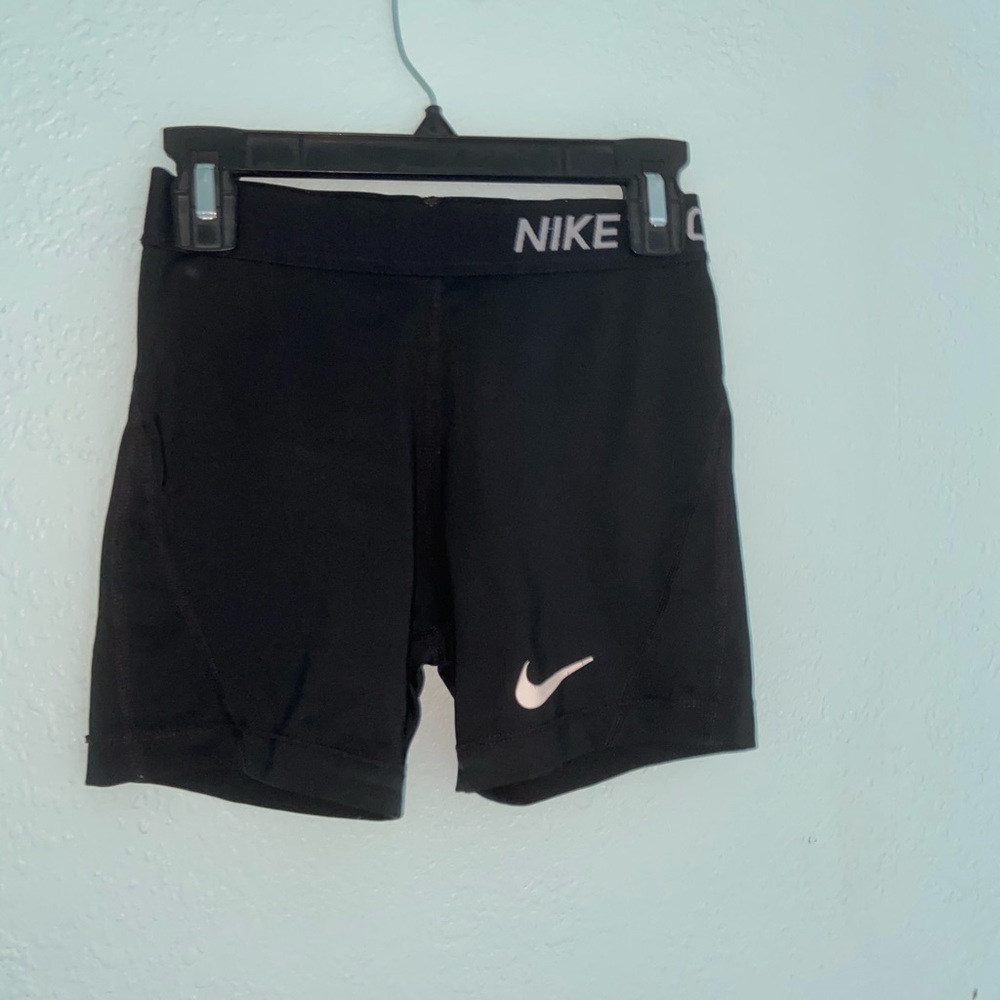 Nike pro!!